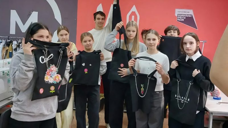 «Билет в будущее»: восьмиклассники попробовали себя в роли швей