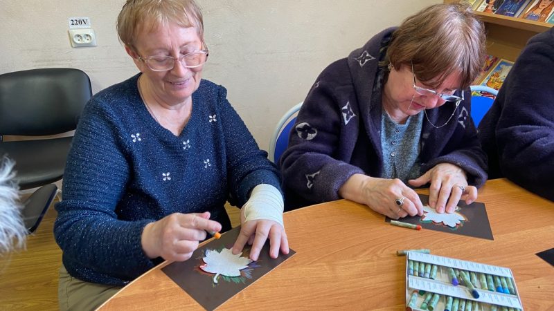 Мастер-класс осенней поделки в Орешкинском СК: дань уважения Сергею Есенину