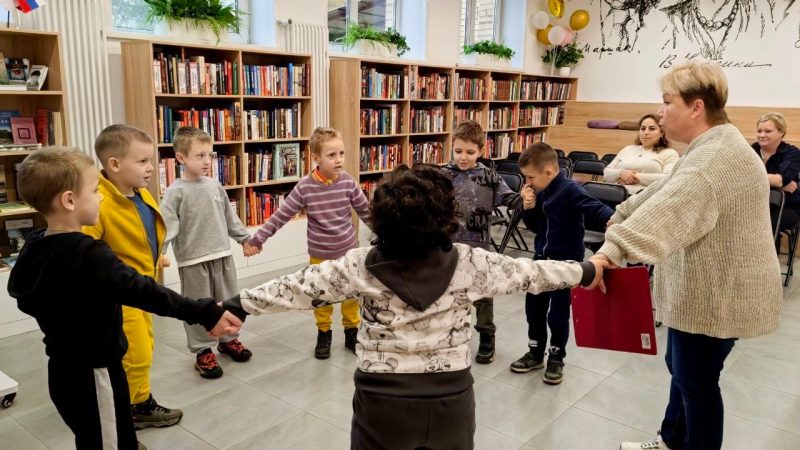 Для малышей из Рузы провели занятие «Широка моя Россия»