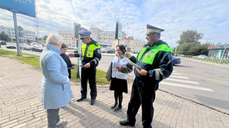 Сотрудники рузской Госавтоинспекции призывают пешеходов быть внимательнее