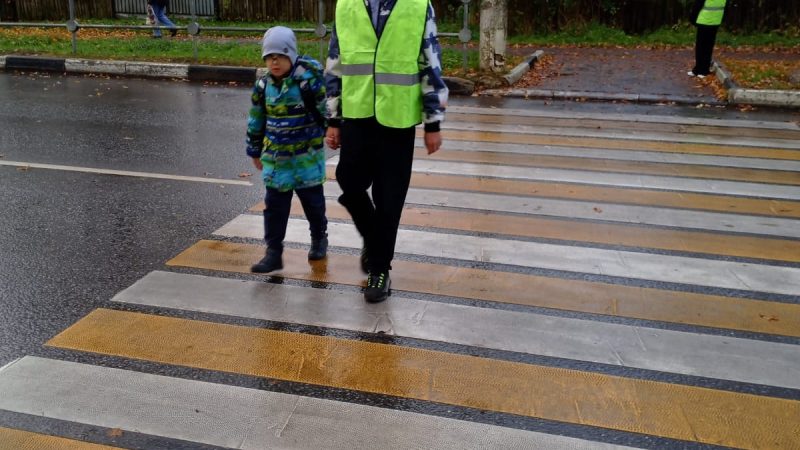Старшеклассники Рузской школы следят за безопасностью на дорогах