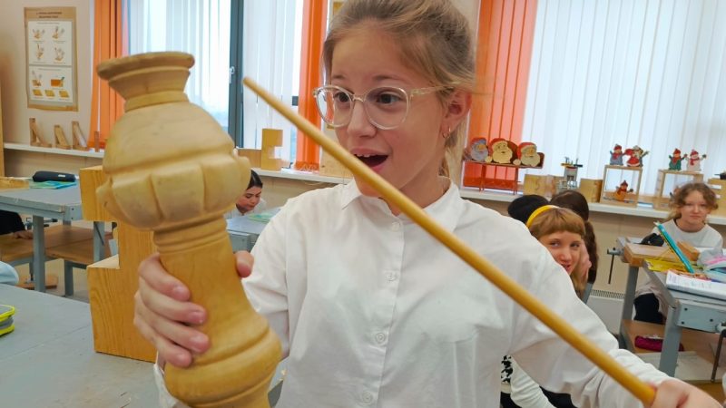 Тучковские школьники познакомились с основами деревообработки