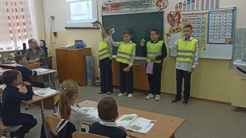 В Колюбакинской школе стартовала акция «Засветись»