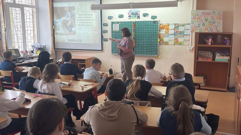 Ученики 4Б класса СОШ №3 Рузы познакомились с историей образования на Руси