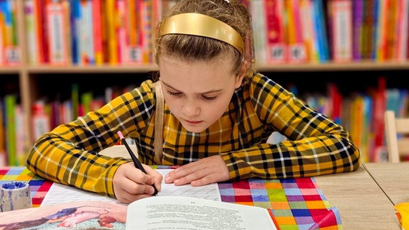 В Рузе состоялось занятие в студии красивого письма «Каллиграфия»