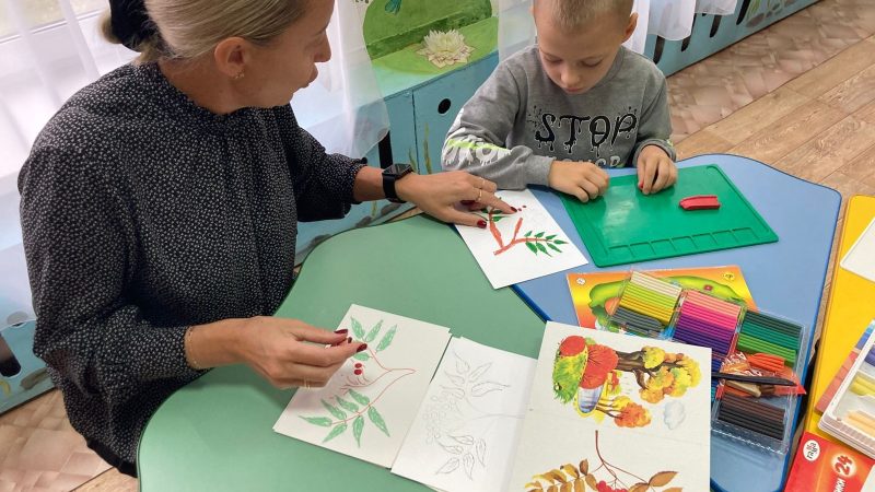 Творческое занятие «Ветка рябины» прошло в школе г. Рузы