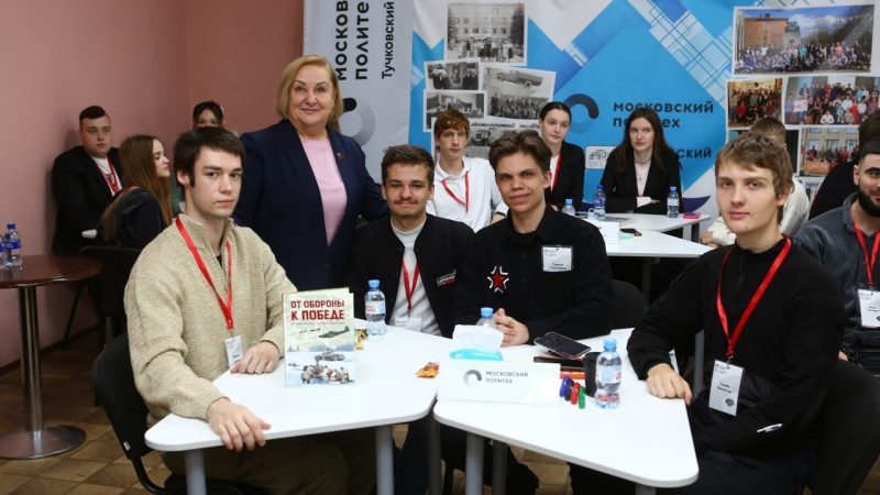 Партийцы приняли участие в круглом столе в Тучковском филиале политехнического университета