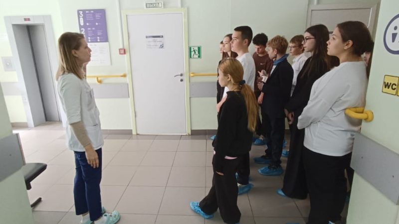 Ученики Тучковской школы познакомились с работой современной поликлиники