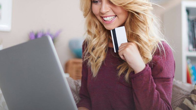 Ружан информируют об особенностях оплаты труда дистанционных работников