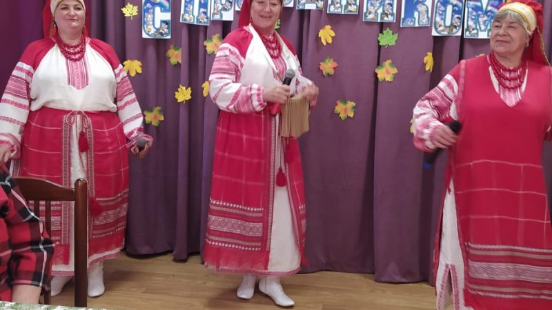 Тёплый вечер для старшего поколения