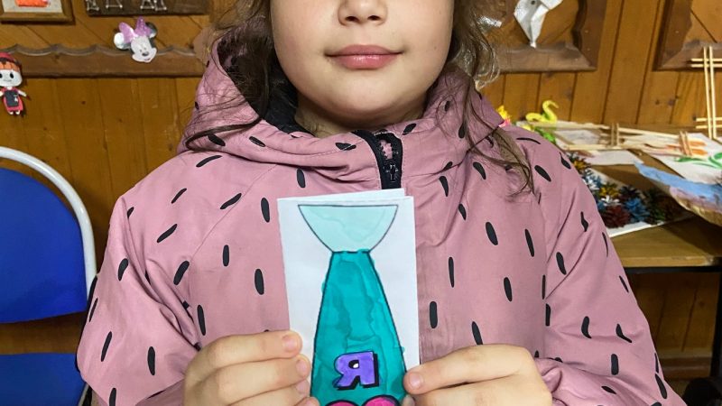 В Орешкинском сельском клубе прошел мастер-класс «Открытка ко Дню отца»