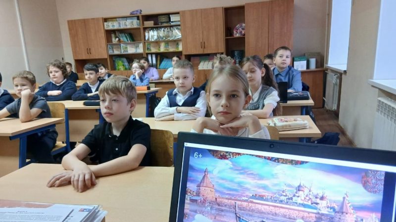 «Разговоры о важном»: единство России в сердцах юных граждан