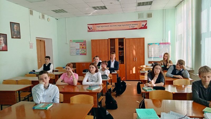 Для школьников Рузы провели литературный час, посвящённый 130-летию со дня рождения поэта Сергея Есенина