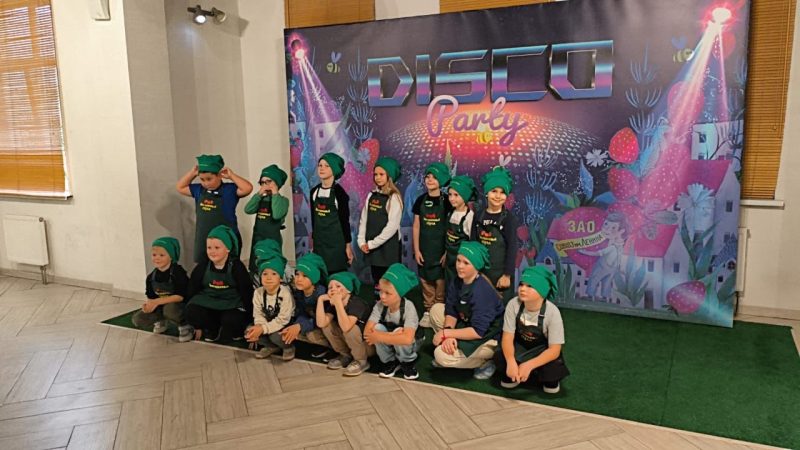 Первоклассники открыли для себя «Земляничный город»