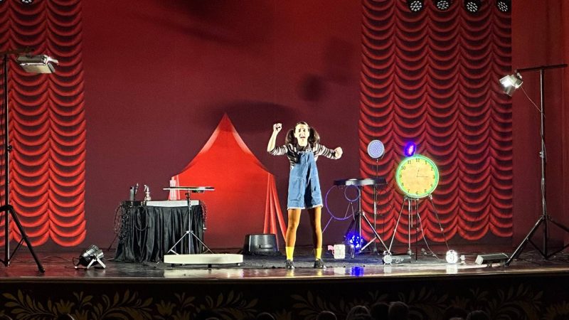 В Тучково прошло представление «Маша Растеряша, которая потеряла время»