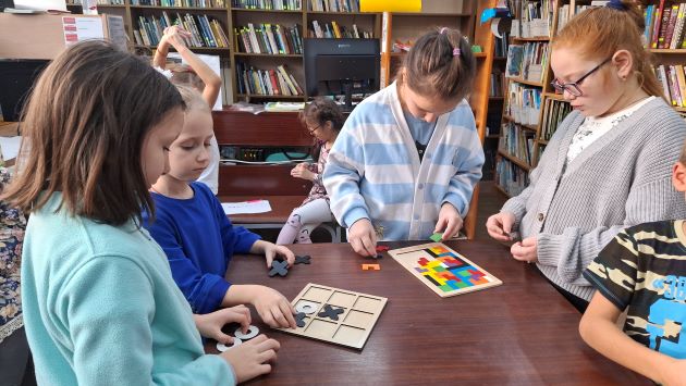 Дороховская библиотека пригласила юных жителей на игротеку