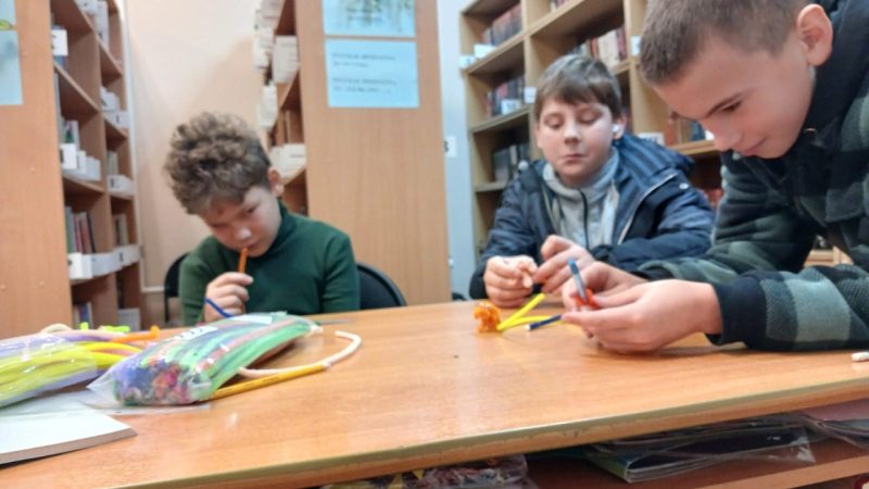 Юные орешковцы участвовали в мастер-классе «Забавные собачки»