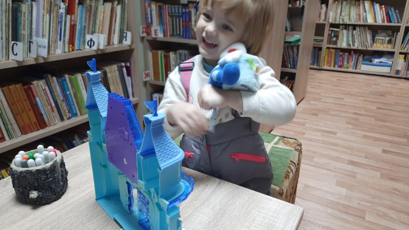 Юные тучковцы играли в библиотеке