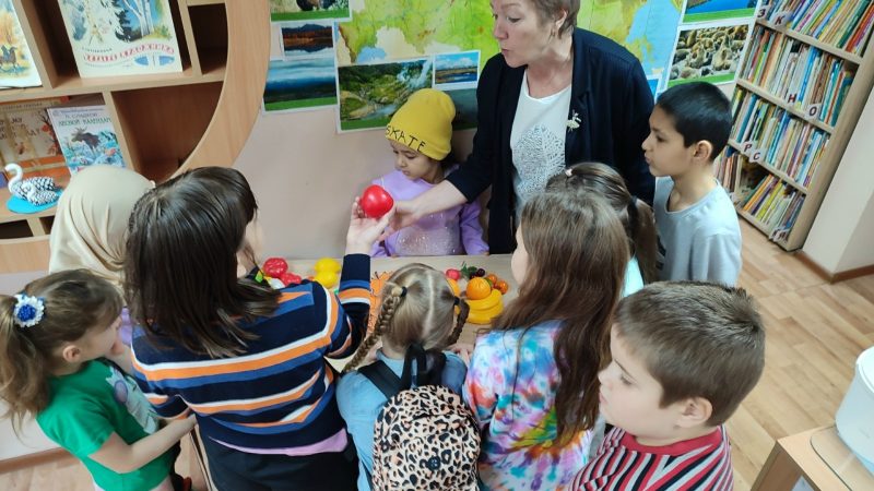 Литературно-игровая программа «Осенний сундучок»