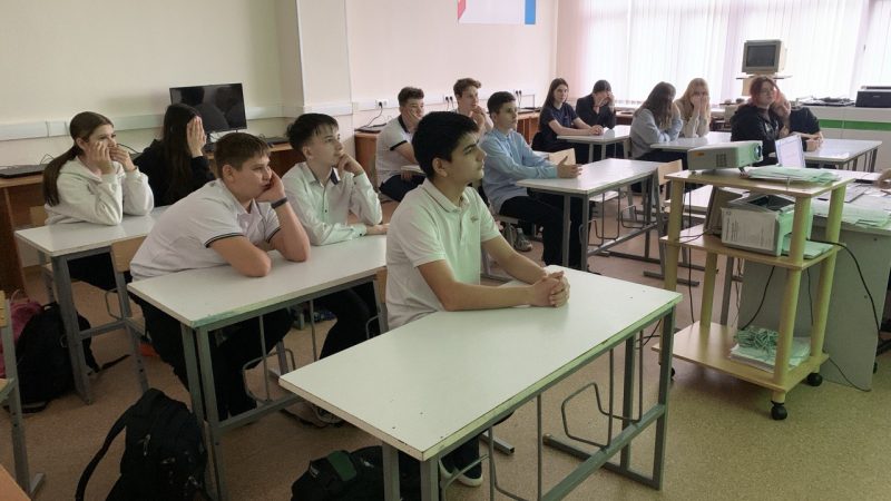 Никольским школьникам – о том, чем может обернуться беспечность на дороге