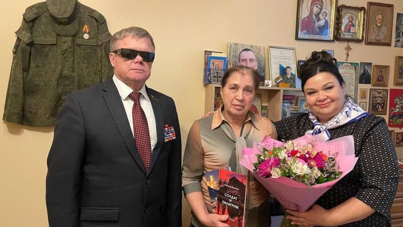 Депутат Владимир Вшивцев выразил признательность матери погибшего героя