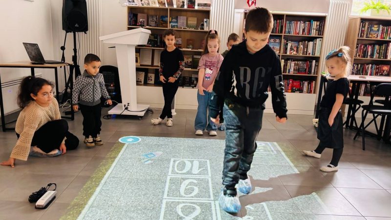 Активные игры на интерактивном полу в Рузской центральной библиотеке
