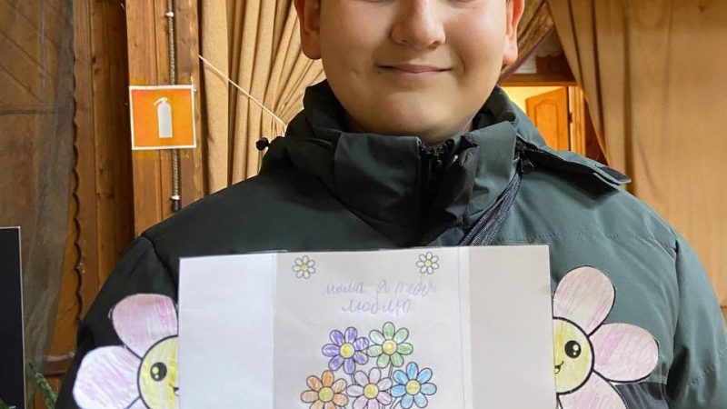 Мастер-класс в Орешкинском СК: открытки ко Дню матери