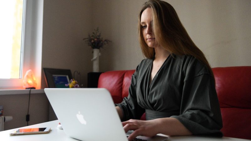 Жителей Подмосковья предупредили о мошеннических схемах в «Черную пятницу»