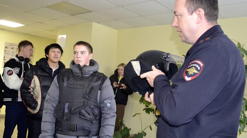 Рузские школьники побывали на экскурсии в полиции