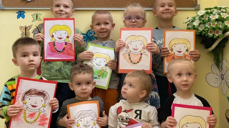 «Неделя психологии» в СОШ № 3: дети сказали мамам «спасибо» творчеством