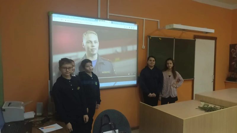 Классный час «Профессия — жизнь спасать» в школе №3