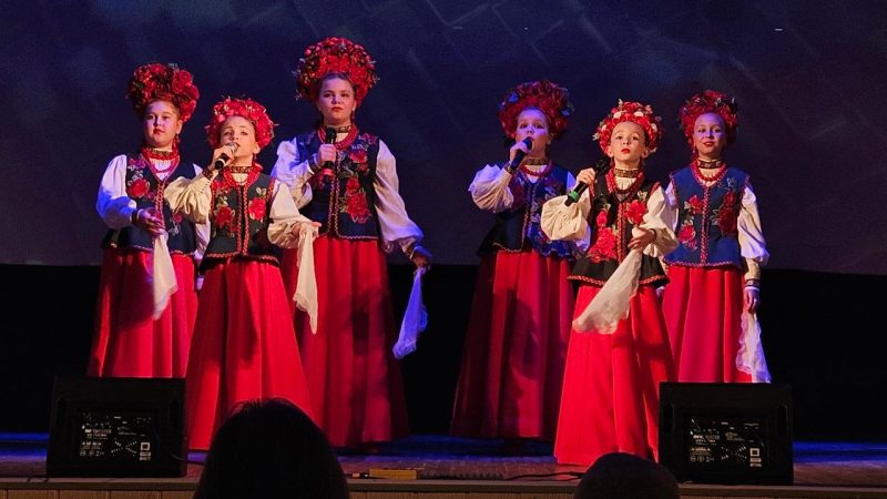 Творческие коллективы ЦКиИ Рузы выступили в Дорохово