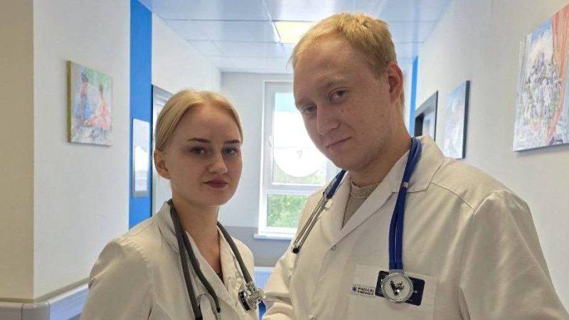 Свыше 300 врачей-целевиков вышли на работу в медучреждения Подмосковья после медвузов