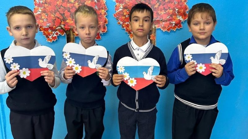 «Пока мы едины, мы — непобедимы»: в школе Рузы отметили День народного единства