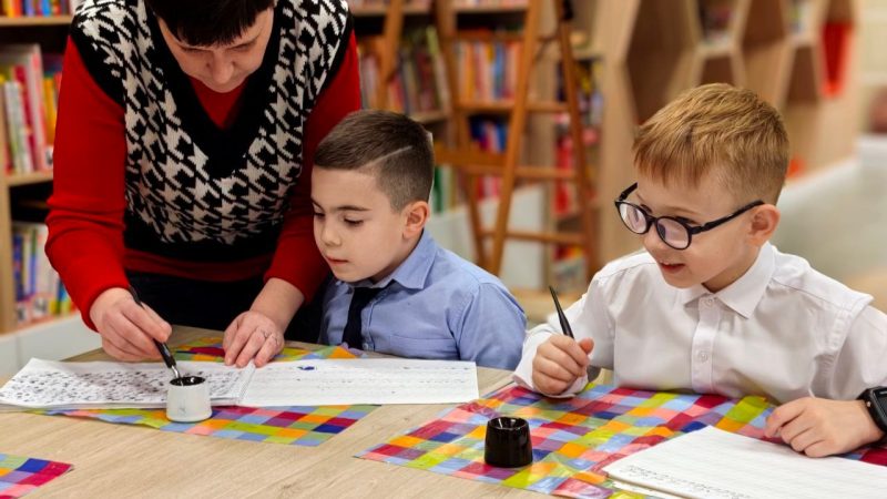 Каллиграфия для юных талантов: занятие в Рузской центральной библиотеке