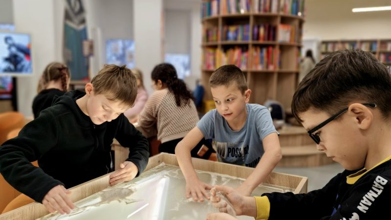 Морское приключение на песочных столах: творческое погружение в мир книг в Рузской центральной библиотеке