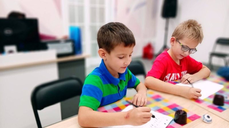 Студия красивого письма «Каллиграфия»: как помочь ребёнку развить почерк