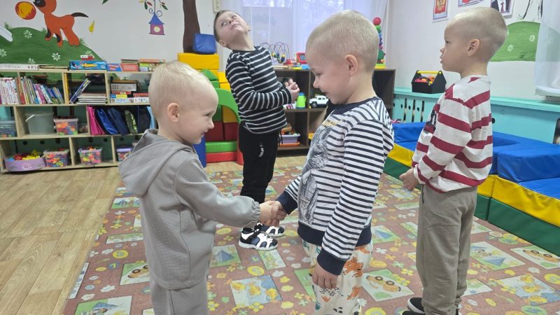 «Всемирный день приветствий» в дошкольном отделении Лидино