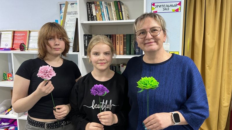 Мастер-класс по изготовлению подарка для мамы прошел в ДК «Юбилейный»