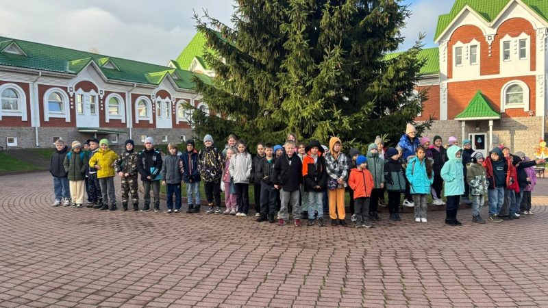 Путешествие в мир новогодней игрушки: экскурсия учащихся начальной школы в музей «Клинское подворье»