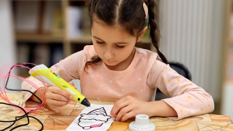 Волшебство 3D-ручки: творческий мастер-класс в Рузской центральной библиотеке