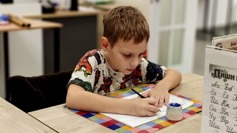 Маленькие каллиграфы: знакомство с искусством красивого письма
