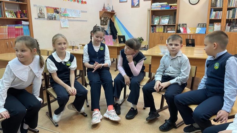 «Зеркало эмоций»: путешествие в мир психологии