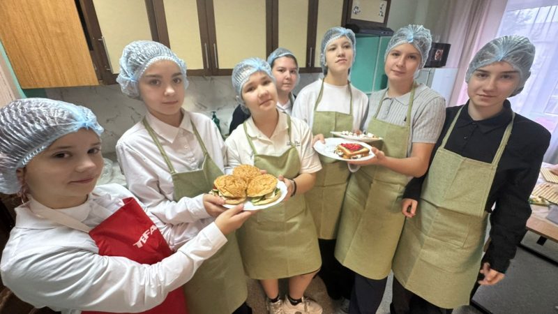 Искусство бутерброда: пятиклассники СОШ № 3 освоили основы кулинарного творчества
