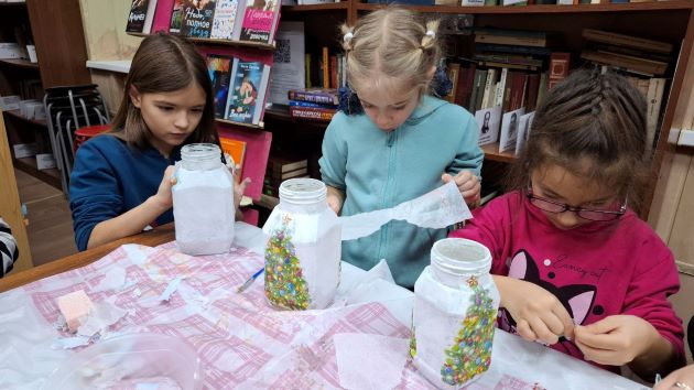 Дороховчане творили чудеса из стеклянных банок