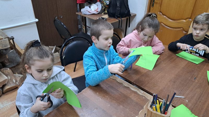 Юные тучковцы участвовали в мастер-классе «Анимированная новогодняя открытка»