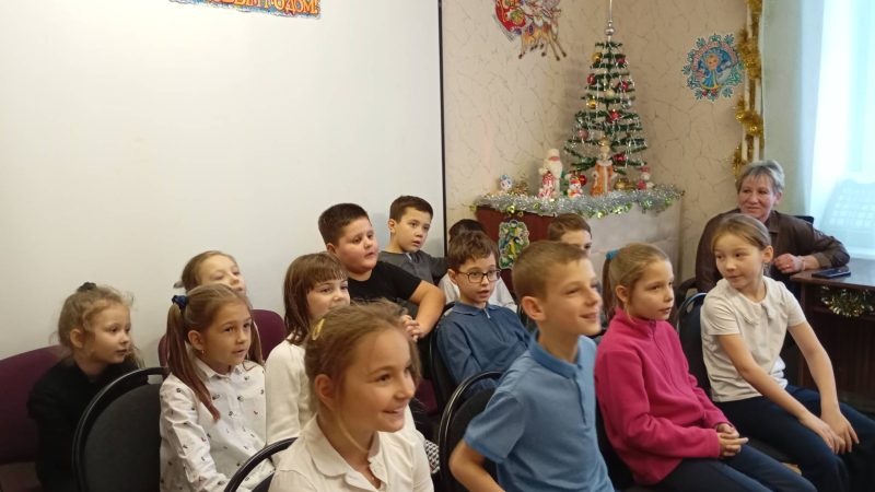 Познавательный час «Снежные странички» в Покровской  библиотеке