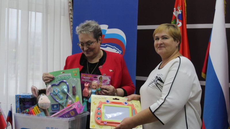 Партийцы приняли участие в акции «Коробка храбрости»