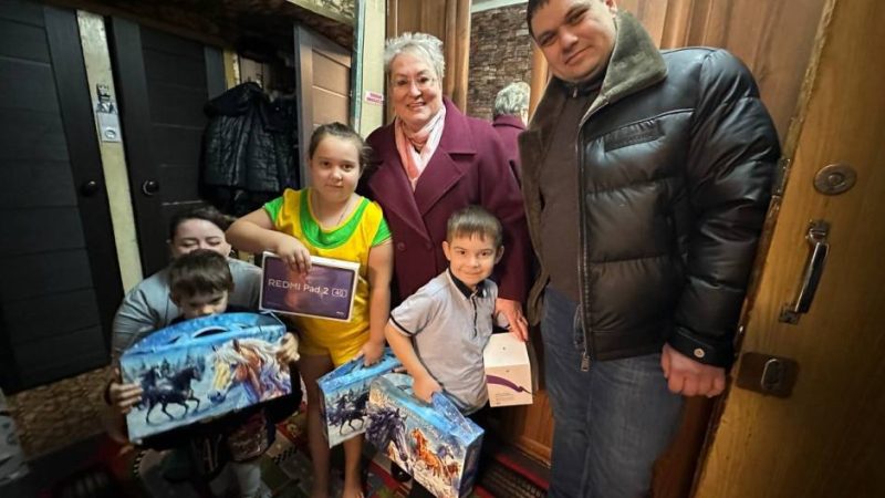 Депутат Ирина Вереина приняла участие в акции «Ёлка желаний»