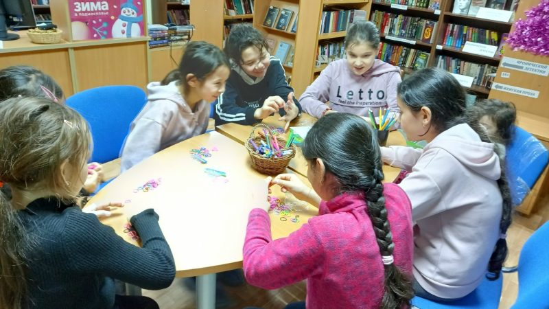 Творчество и развитие: в Тучковской библиотеке появился новый клуб